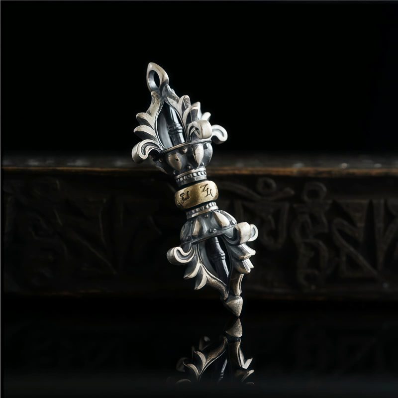 قلادة فضة تبتية عيار 925 أوم ماني بادمي هوم تعزز القوة الروحية Tibetan 925 Silver Om Mani Padme Hum Strength Pendant
