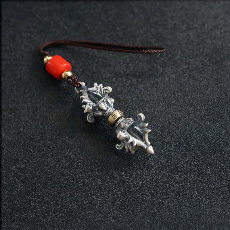 قلادة فضة تبتية عيار 925 أوم ماني بادمي هوم تعزز القوة الروحية Tibetan 925 Silver Om Mani Padme Hum Strength Pendant