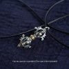 قلادة فضة تبتية عيار 925 أوم ماني بادمي هوم تعزز القوة الروحية Tibetan 925 Silver Om Mani Padme Hum Strength Pendant