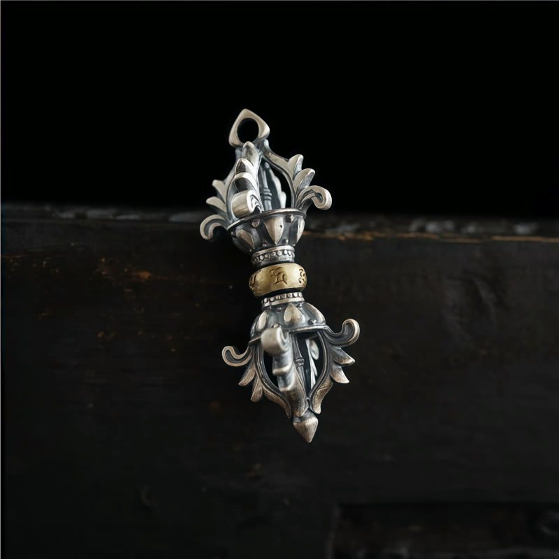 قلادة فضة تبتية عيار 925 أوم ماني بادمي هوم تعزز القوة الروحية Tibetan 925 Silver Om Mani Padme Hum Strength Pendant