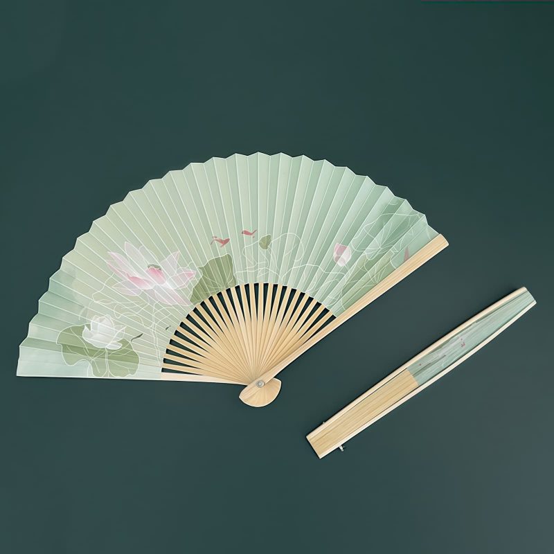 蓮の鯉の竹製折り扇 Lotus Koi Fish Bamboo Folding Fan