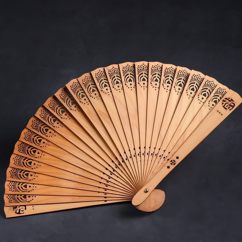 Abanico Plegable de Madera de Thuja Nubes Auspiciosas Thuja Wood Auspicious Clouds Folding Fan