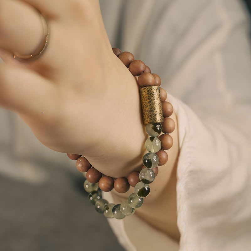 Pulsera de Cuarzo Verde Rutilado y Sándalo Tibetan Green Rutilated Quartz Sandalwood Bracelet