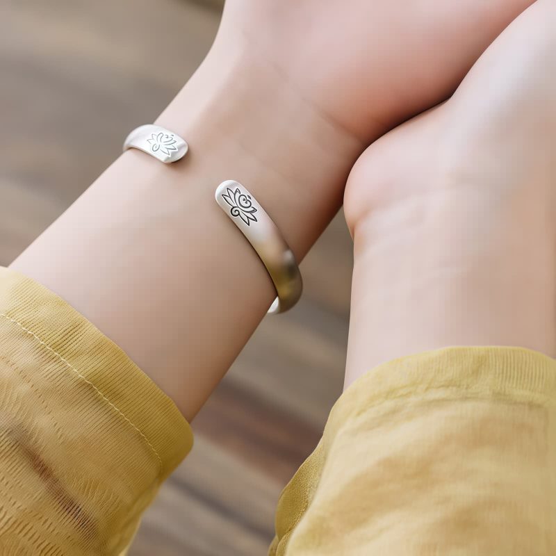 Pulsera Tibetana de Loto y Sutra del Corazón en Cobre Blanco Tibetan White Copper Lotus Heart Sutra Bracelet