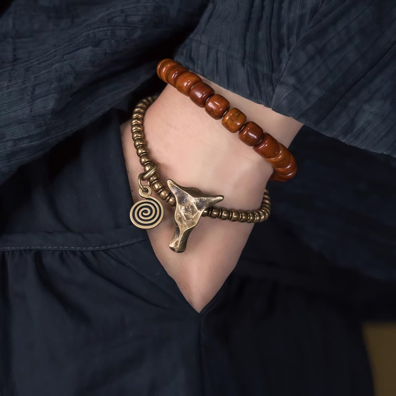 Pulsera Tibetana de Fuerza de Hueso de Yak con Colgante de Cobre Yak Bone Tibetan Strength Bracelet with Copper Pendant