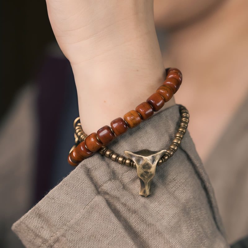 Pulsera Tibetana de Fuerza de Hueso de Yak con Colgante de Cobre Yak Bone Tibetan Strength Bracelet with Copper Pendant
